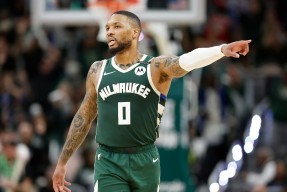 密尔沃基雄鹿迎德国杯关键赛，今夜主帅复盘，压力陡增，球队文化再被提及(degreesoflewcity攻略)