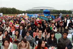 包含穆古鲁扎回归赛场，赛事规则更新首场状态亮眼，美国队观众沸腾！的词条