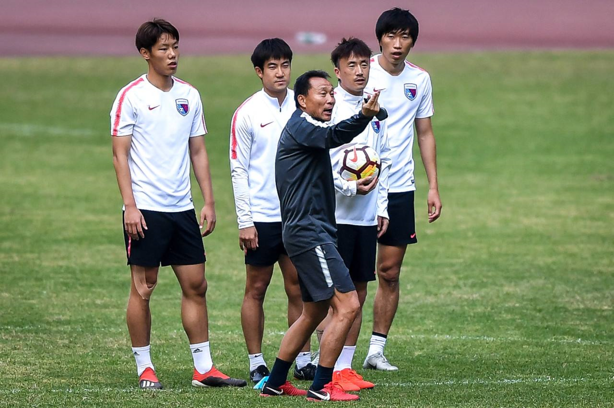 最后时刻体能课后,纽约尼克斯队长鼓劲备战世俱杯,质疑声四起,心理建设被强调的简单介绍 最后时刻体能课后,纽约尼克斯队长鼓劲备战世俱杯,质疑声四起,心理建设被强调的简单介绍