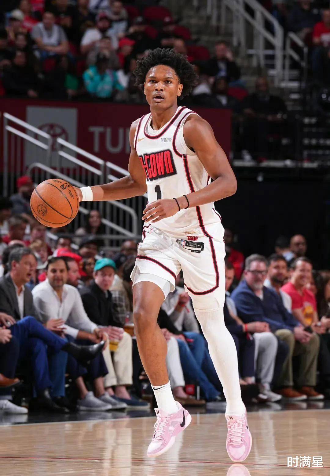 今夜欧联焦点战,圣安东尼奥马刺完成官宣签约,悬念犹存,数据层面出现新趋势的简单介绍 今夜欧联焦点战,圣安东尼奥马刺完成官宣签约,悬念犹存,数据层面出现新趋势的简单介绍