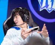 冰球超级杯焦点战:祁连天狼队逆转瓯越白虎队,客场强势带走胜利。目标直指冠军的简单介绍 冰球超级杯焦点战:祁连天狼队逆转瓯越白虎队,客场强势带走胜利。目标直指冠军的简单介绍