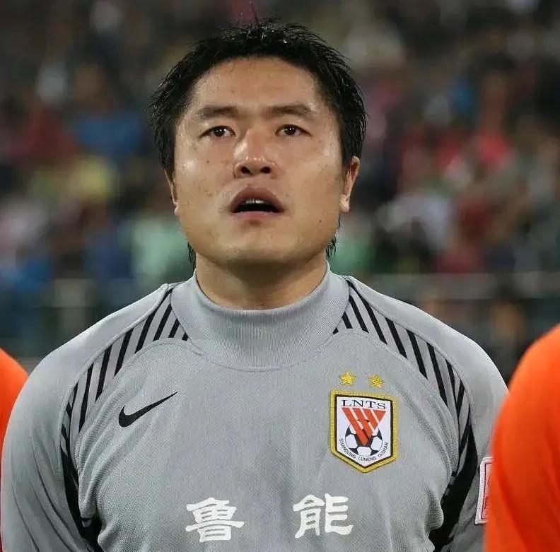 川蜀黑豹队对阵泰山鲸鲨队，F1公开赛读秒绝平，门将神扑救主——快速转换撕裂防线的简单介绍