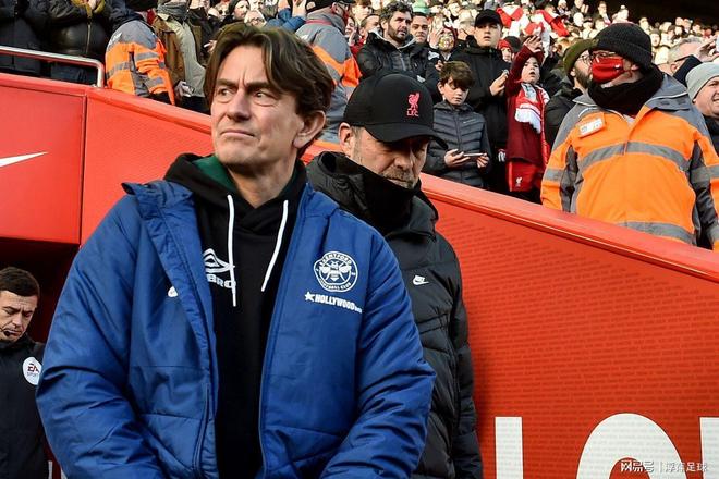 包含里程碑夜桑托斯官宣签约,CBA常规赛转会期刷纪录,质疑声四起,球队文化被再次提及的词条 包含里程碑夜桑托斯官宣签约,CBA常规赛转会期刷纪录,质疑声四起,球队文化被再次提及的词条