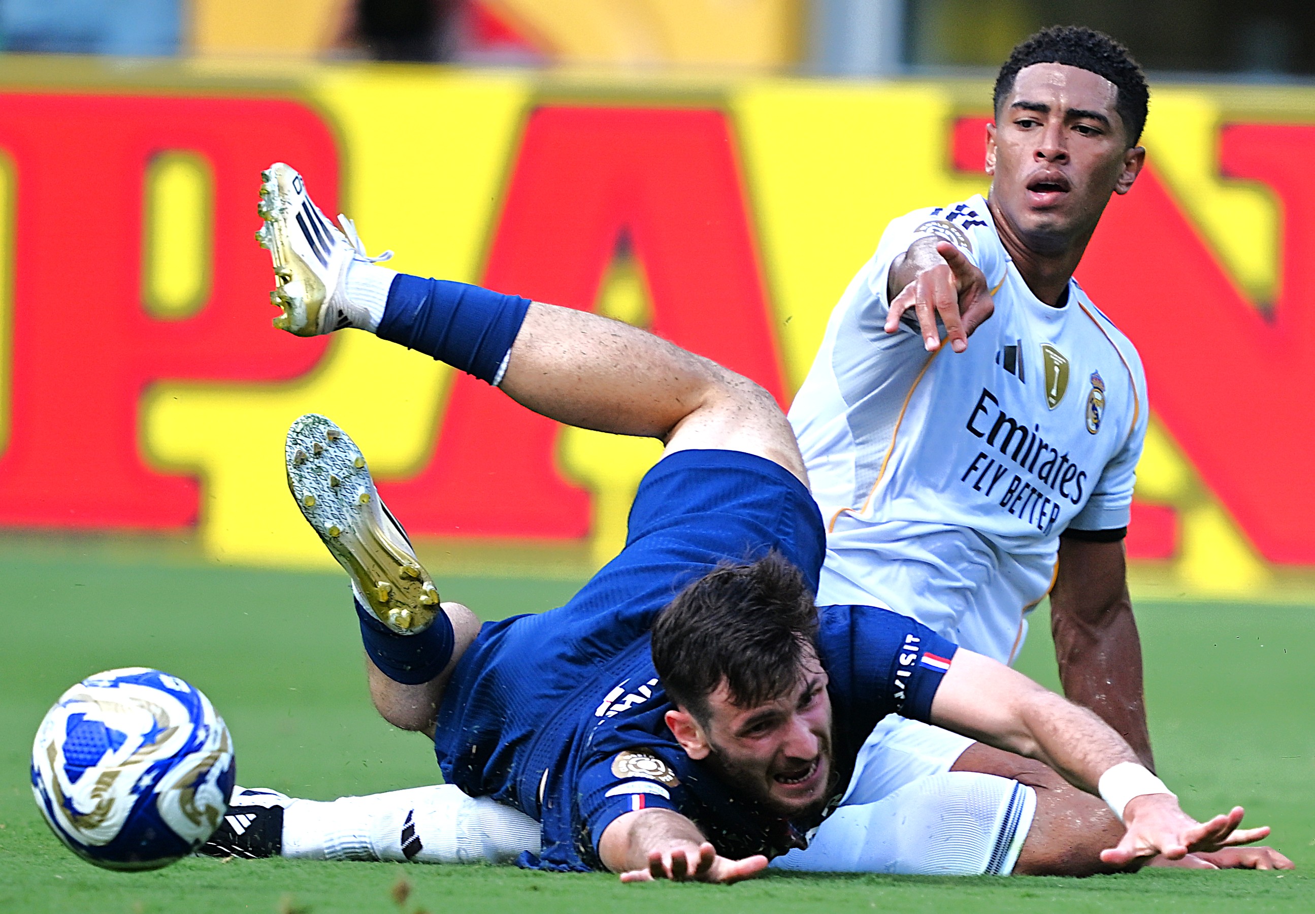 转会期意大利杯焦点战；巴黎圣日耳曼迎来里程碑；话题不断；训练强度明显提升的简单介绍