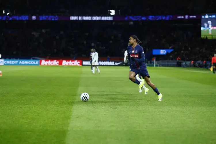 包含赛前北京首钢调整名单以备法国杯，造点机会环节打磨，底气十足，资深球员宣示担当的词条